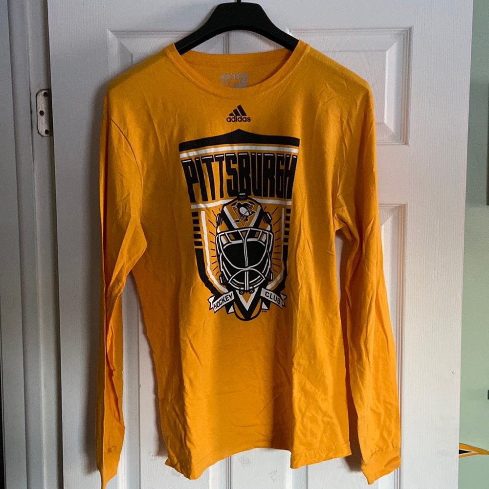 Pittsburgh Penguin Goalie Helmet T-Shirt